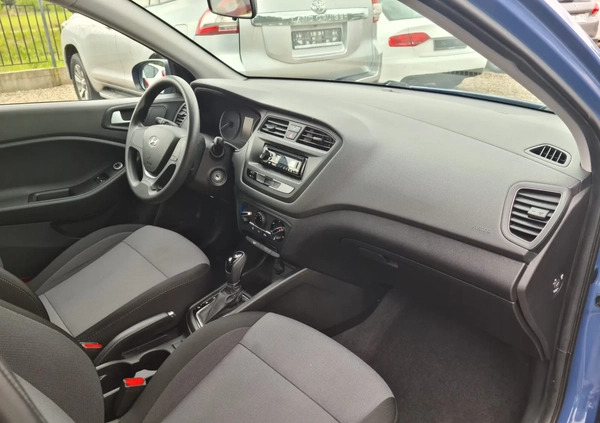 Hyundai i20 cena 43800 przebieg: 143000, rok produkcji 2016 z Kielce małe 154